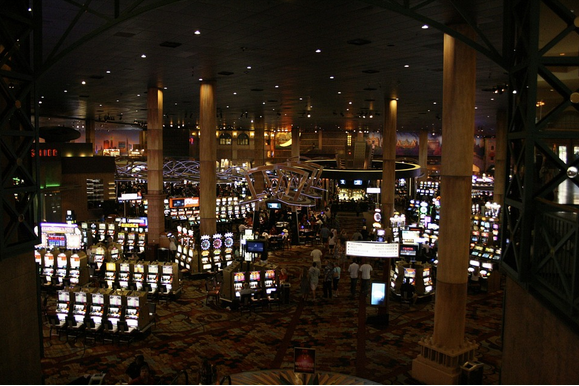 From Novice to Pro: A Beginner’s Guide to Navigating the Casino Floor